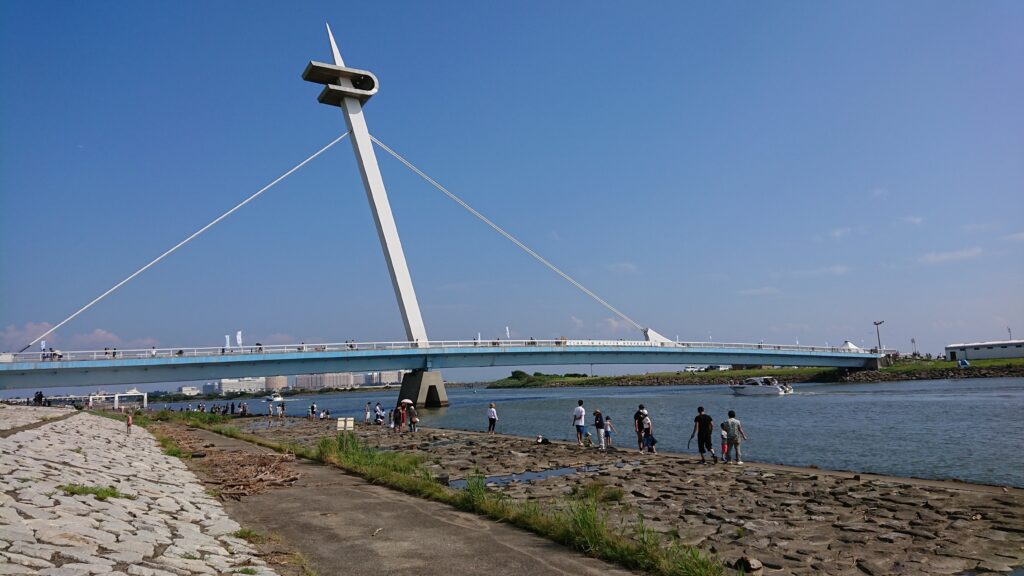 葛西臨海公園と葛西海浜公園を結ぶ渚橋