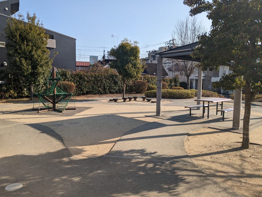 小柳川公園の遊具