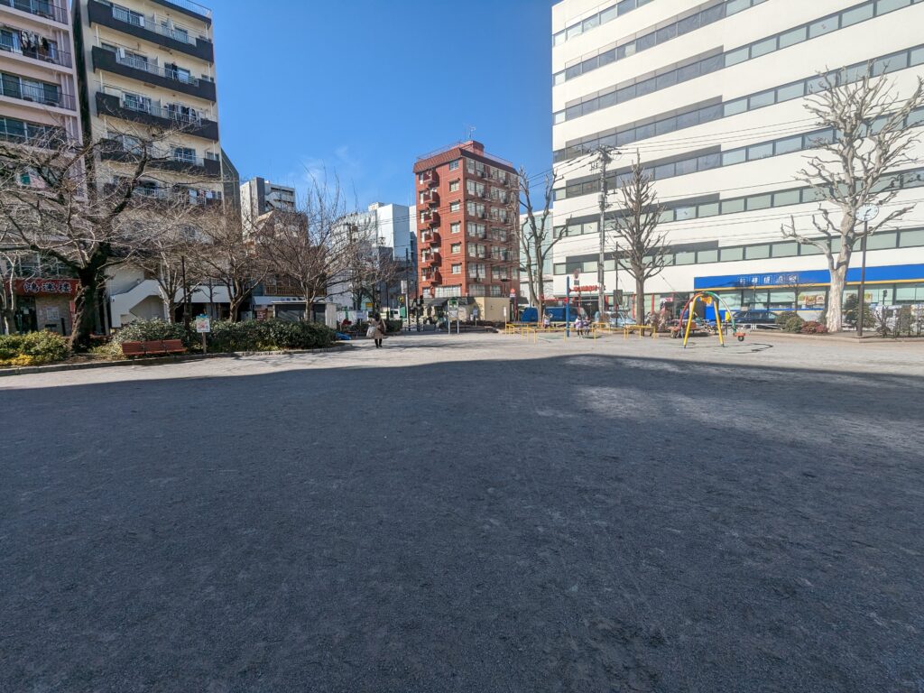 柳田公園（王子）の広場