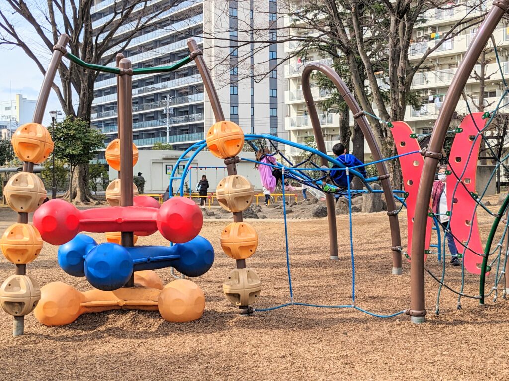 北運動公園（ABC公園）の複合すべり台の遊具