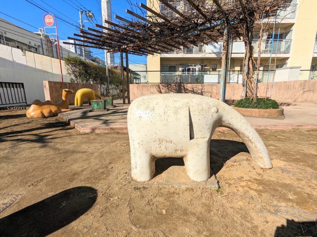 神谷3丁目児童遊園のゾウ