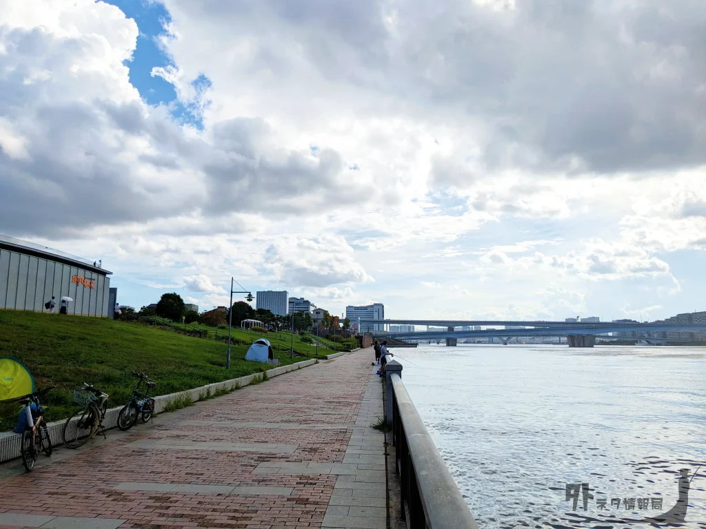 晴海橋公園の釣り場（ガスの博物館前）