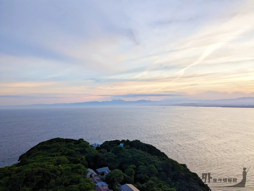 早朝の海