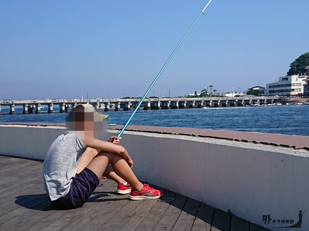 片瀬漁港の東プロムナード 釣り禁止