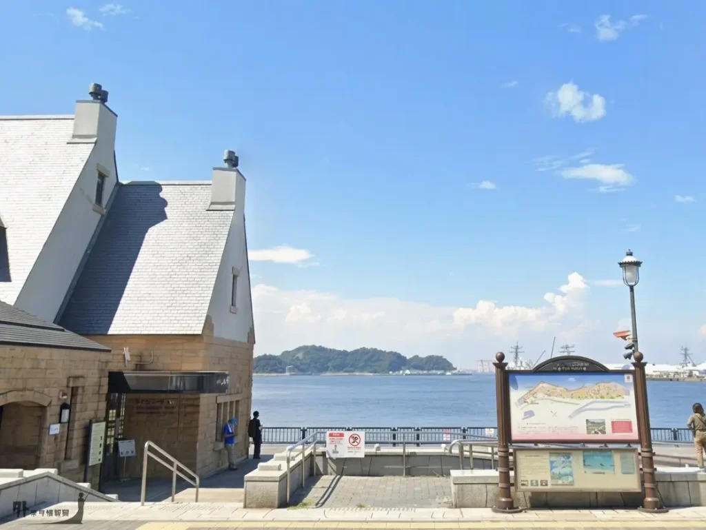 ヴェルニー公園入口