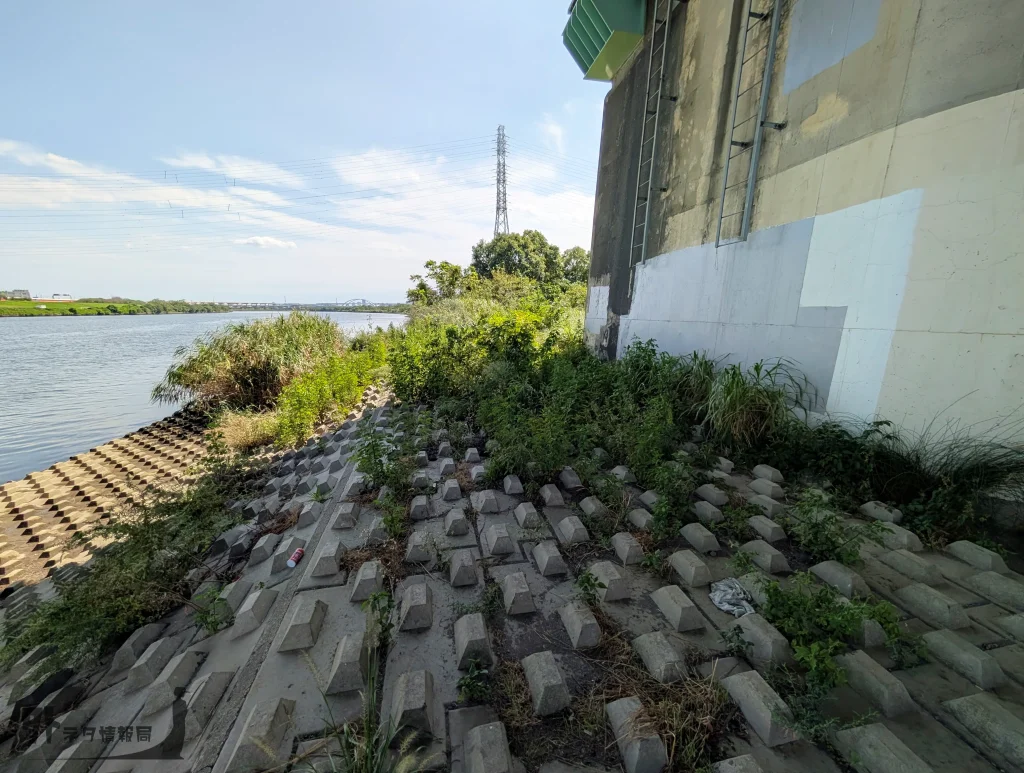 鹿浜橋の下の画像